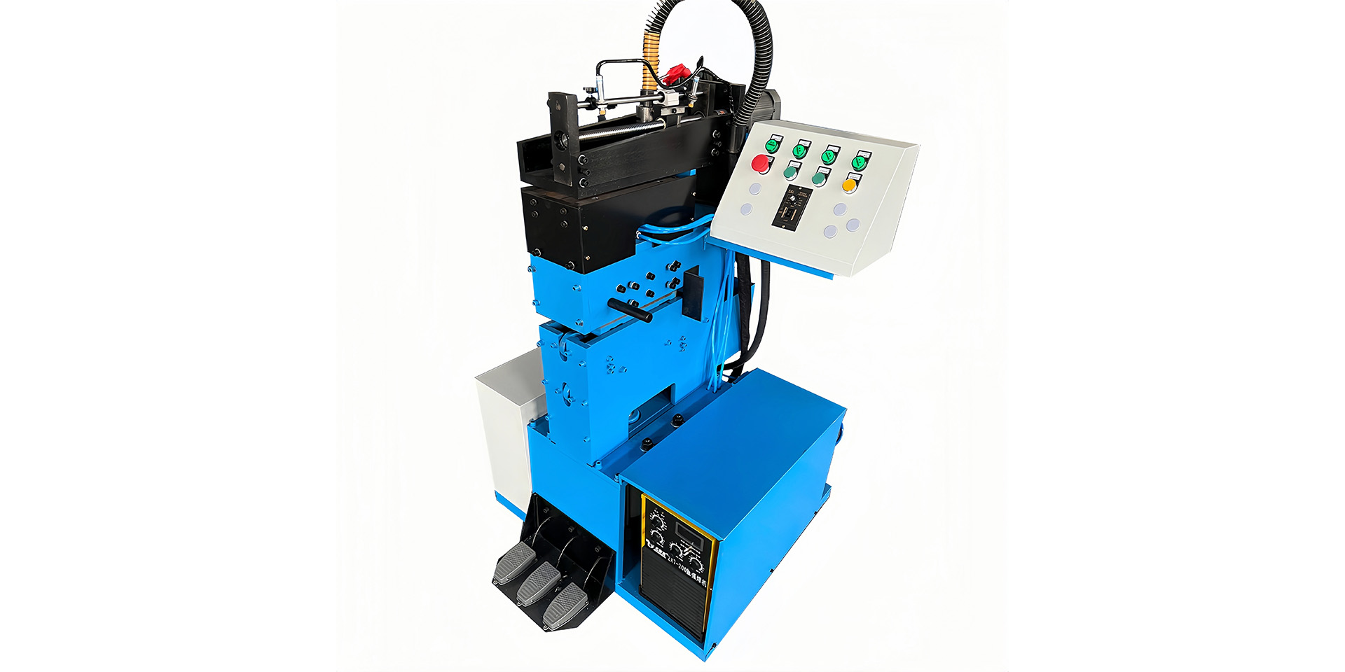 Second equipment photo in the XFX shearing and welding product gallery